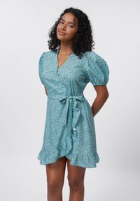 Короткое платье