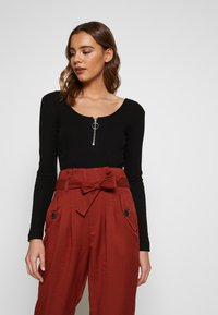 Лонгслив Лонгслив