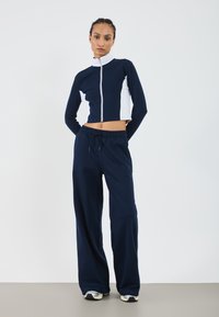 Спортивная куртка