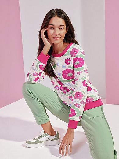 Кофта с круглым вырезом