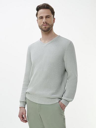 Пуловер с вырезом V