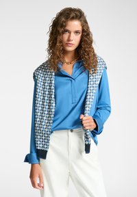 Атласная блузка Атласная блузка