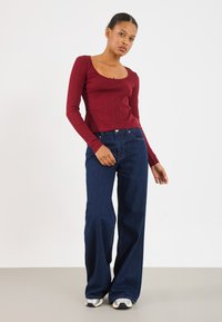 Лонгслив Лонгслив