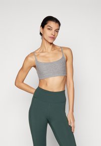 Бюстгальтер без косточек