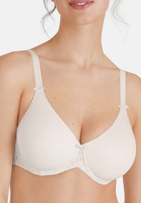 Бюстгальтер на косточках