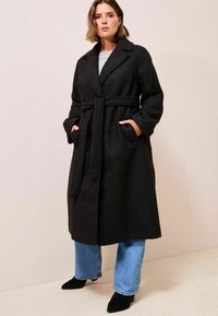 Шерстяное пальто