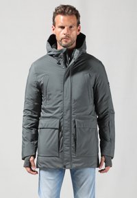 Зимняя куртка