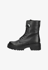 Ботинки на шнуровке