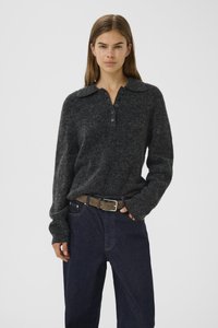 Пуловер с воротником поло