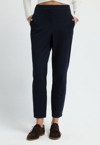 Узкие брюки