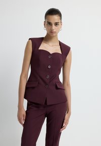 Костюм Костюм