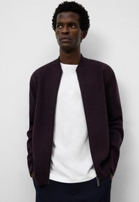 Куртка бомбер Куртка бомбер