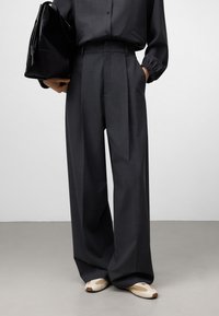 Широкие брюки Широкие брюки