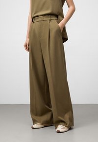 Широкие брюки