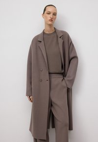 Тренч Тренч