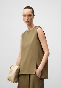 Жилет Жилет