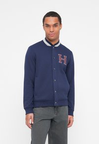 Куртка бомбер Куртка бомбер