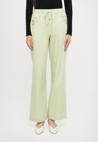 Широкие брюки