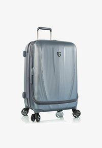 Чемодан на колесах