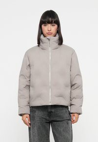 Зимняя куртка