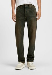 Прямые джинсы