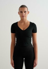 Спортивная майка