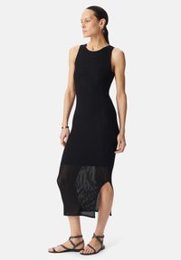 Платье футляр