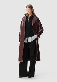 Тренч Тренч