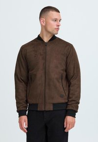 Куртка бомбер