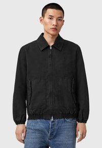 Куртка бомбер