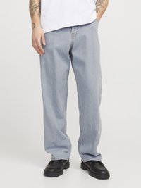 Свободные джинсы