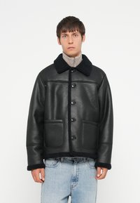 Кожаная куртка Кожаная куртка