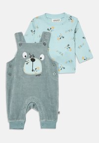 Набор одежды