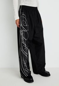 Спортивные штаны