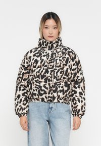 Короткая куртка