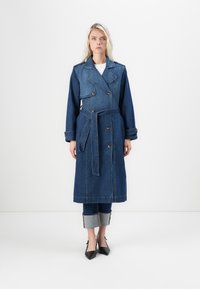 Тренч Тренч