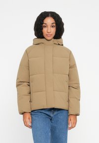 Зимняя куртка