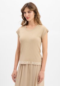 Футболка Футболка