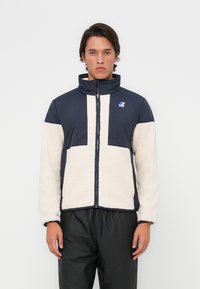 Флисовая куртка