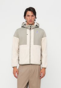 Флисовая куртка