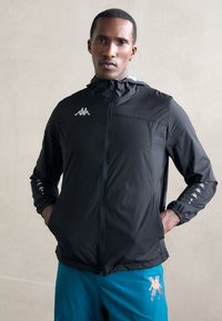 Куртка-дождевик