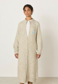 Длинный кардиган Длинный кардиган