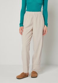 Прямые брюки