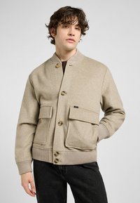 Куртка бомбер