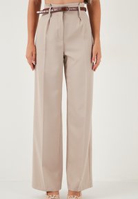 Прямые брюки