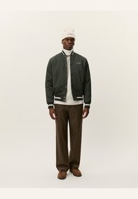 Куртка бомбер