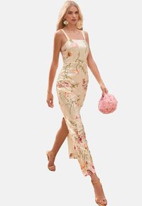 Пляжное платье