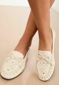 Полуботинки