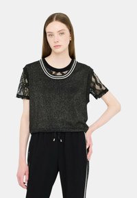 Футболка Футболка