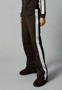 Спортивные штаны